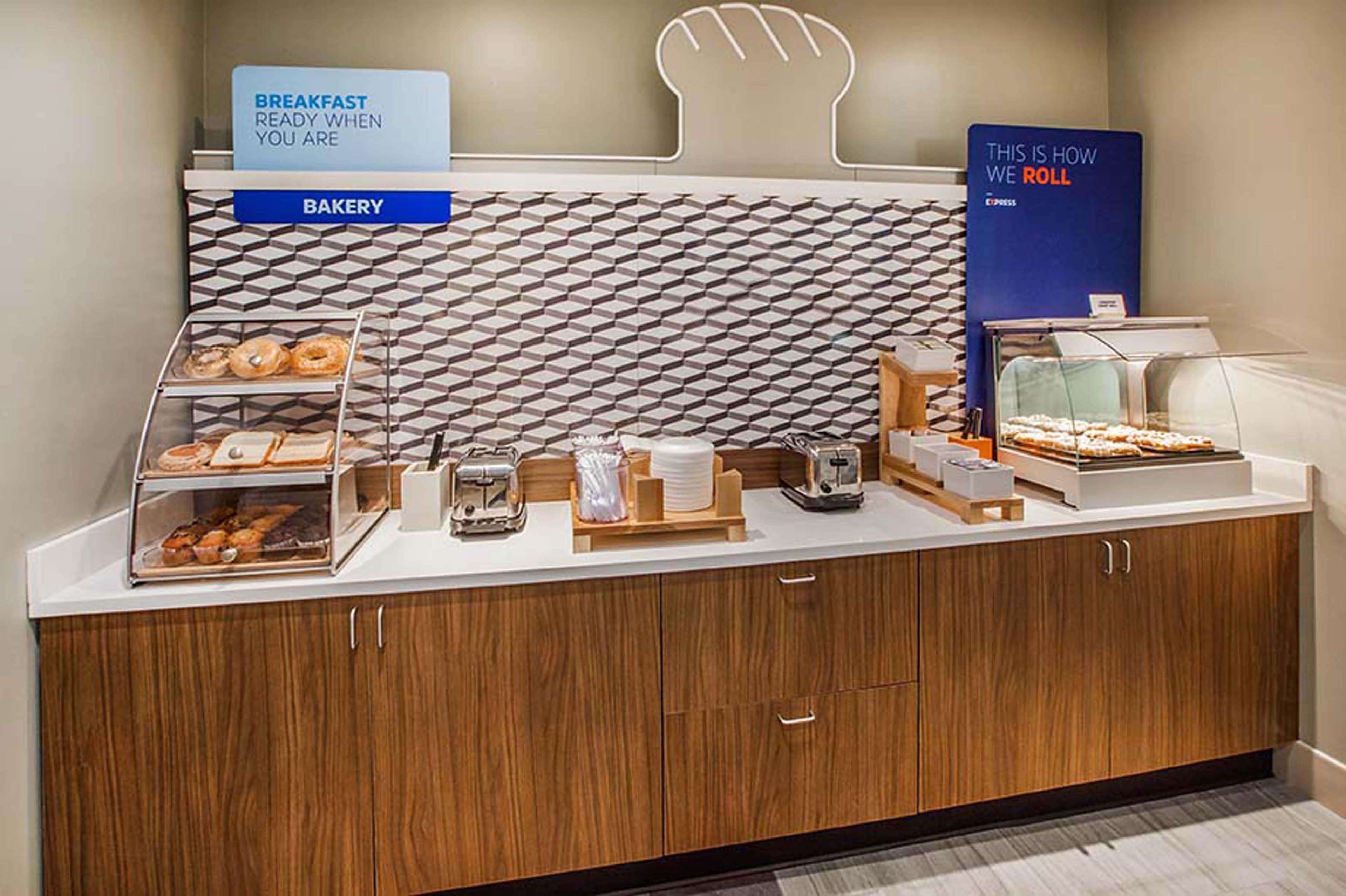 Holiday Inn Express Cincinnati West By Ihg Dent Eksteriør billede